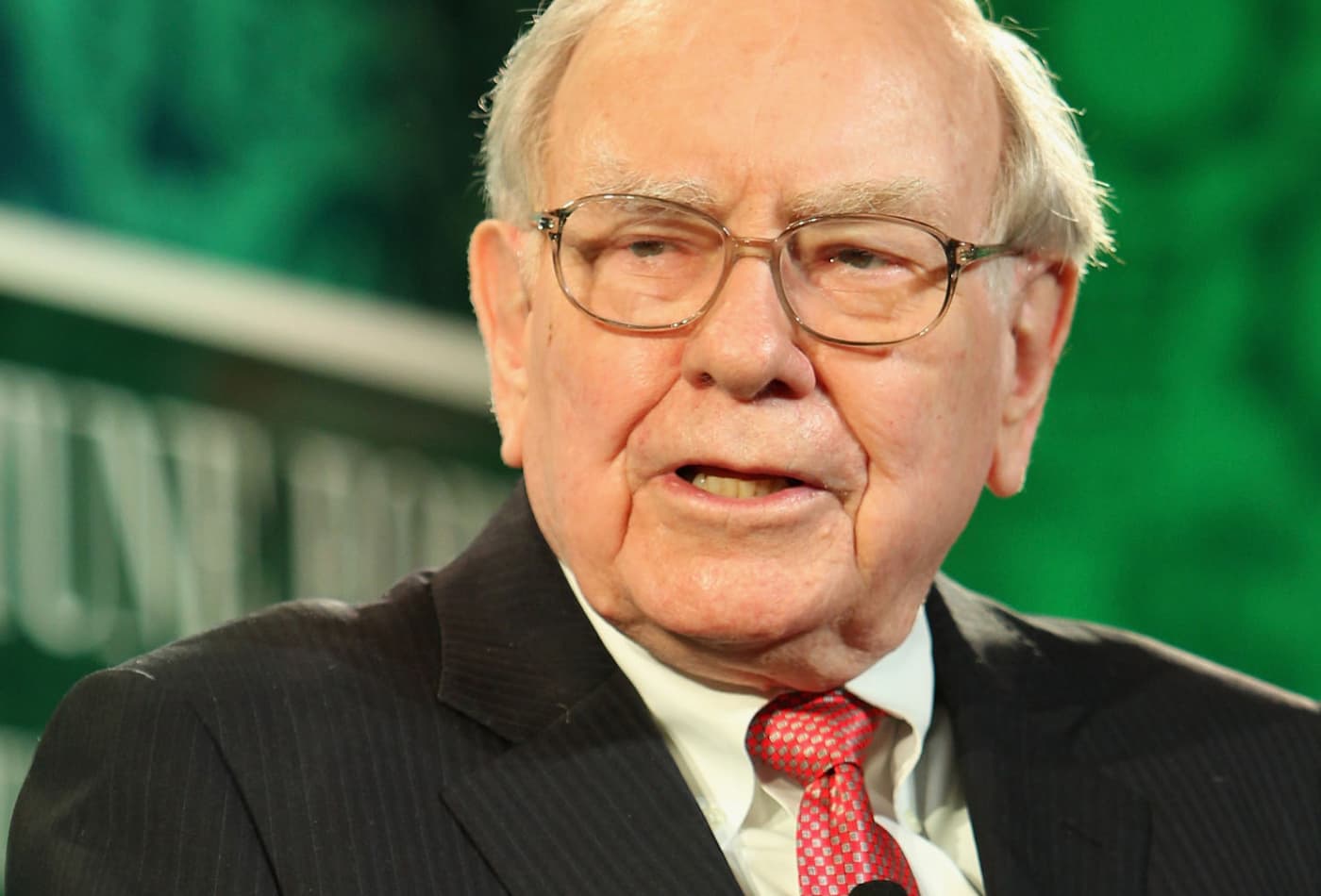 Warren Buffet’s Life Advice Will Change Your Future (MUST WATCH)